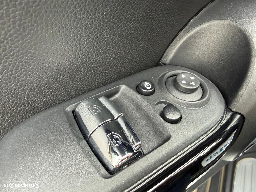 MINI 3 Portas Cooper E Favoured - 18