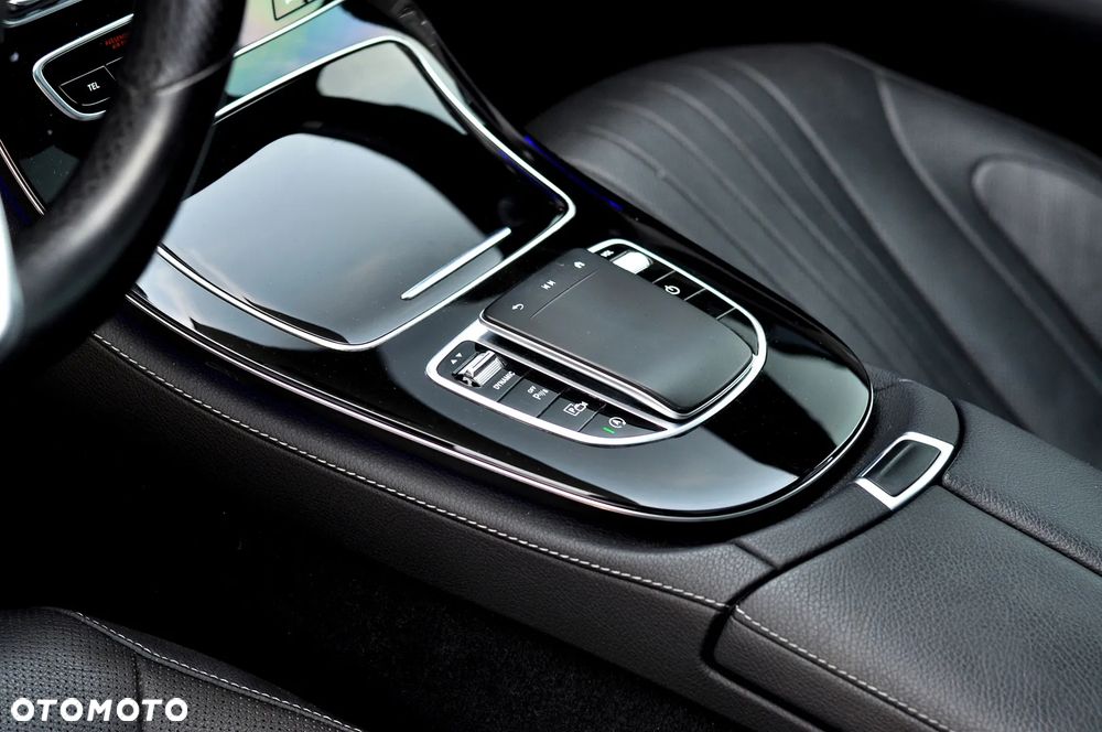 Mercedes-Benz CLS 300 d 4Matic 9G-TRONIC AMG Line - 33