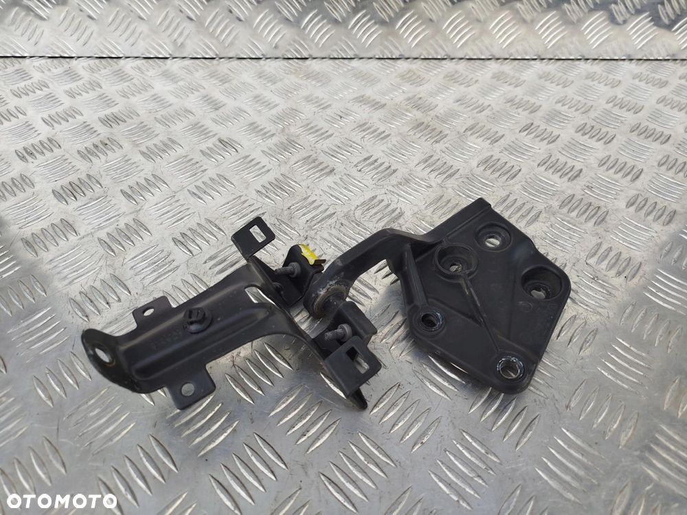 ZAWIAS ATRAPY PRAWY SCANIA R S - 1