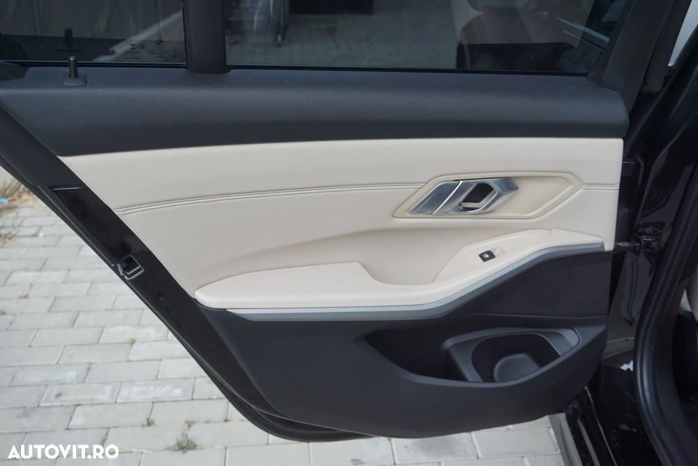 BMW Seria 3 318d Aut. Luxury Line - 30