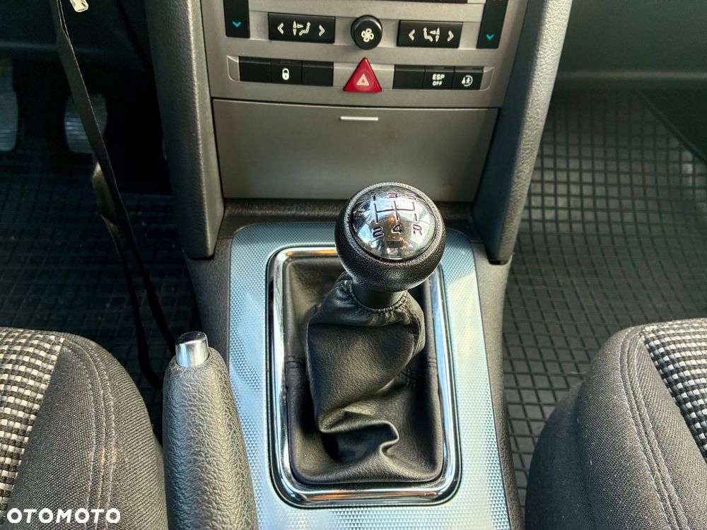 Peugeot 407 140 Sport - 28