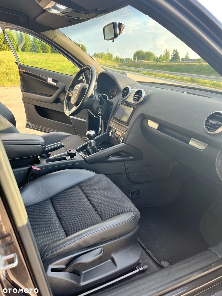 Audi A3 Sportback 2.0 TDI DPF quattro S line Sportpaket plus - 16