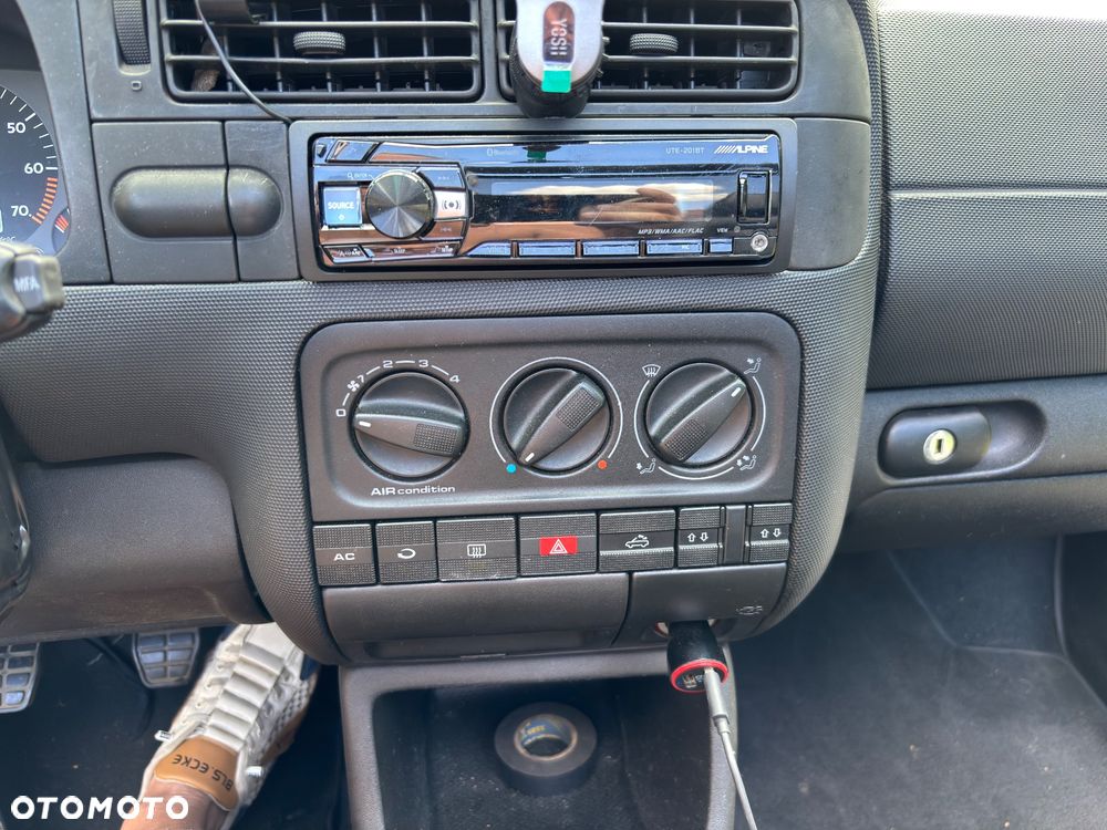 Volkswagen Golf Cabrio 2.0 - 14