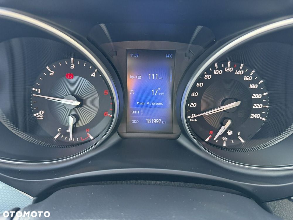 Toyota Avensis - 19