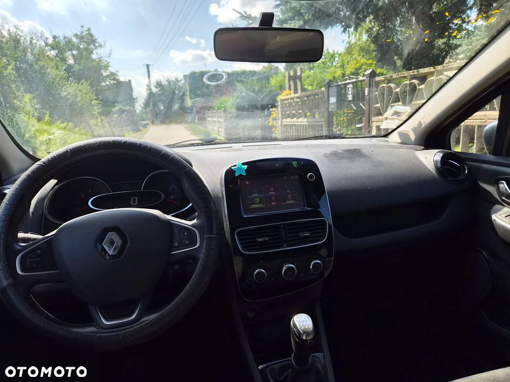 Renault Clio - 11