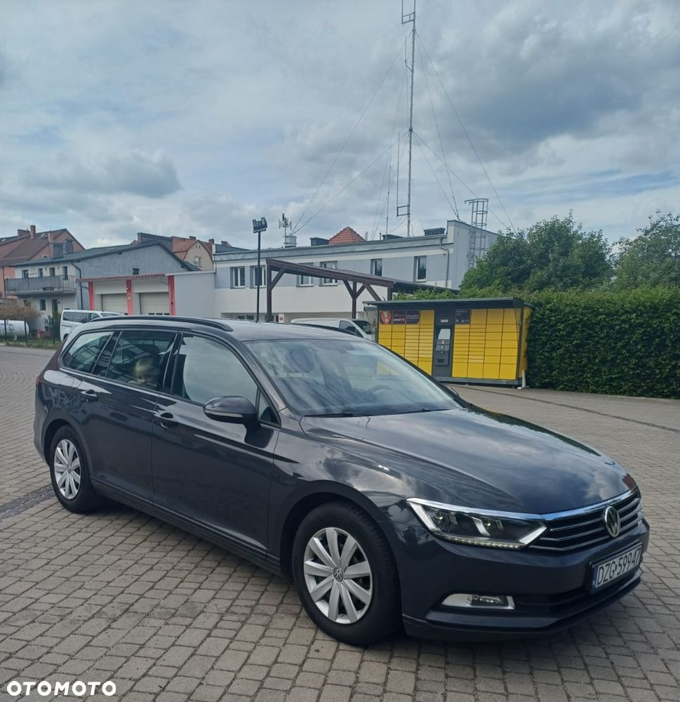 Volkswagen Passat 2.0 TDI (BlueMotion Technology) DSG Comfortline - 11