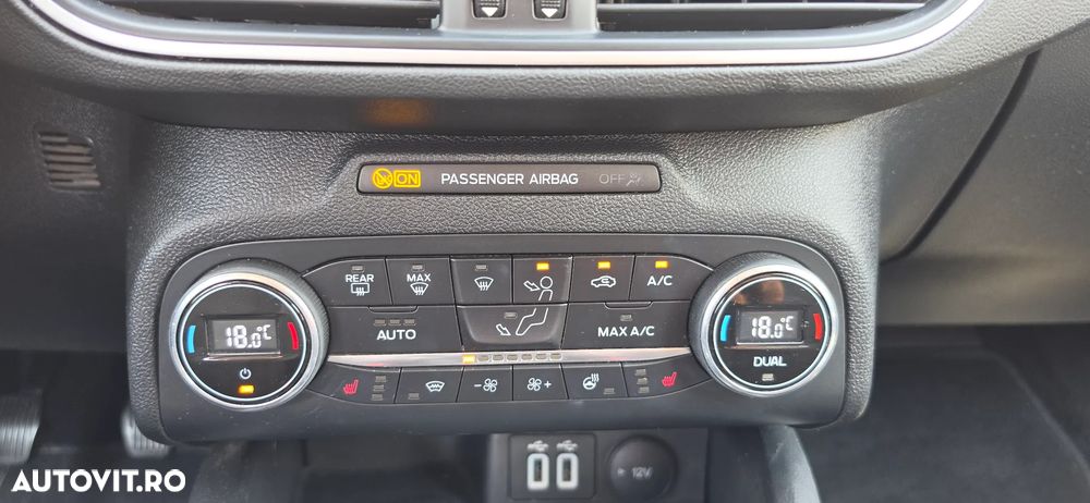 Ford Focus 1.0 EcoBoost Connected - 11