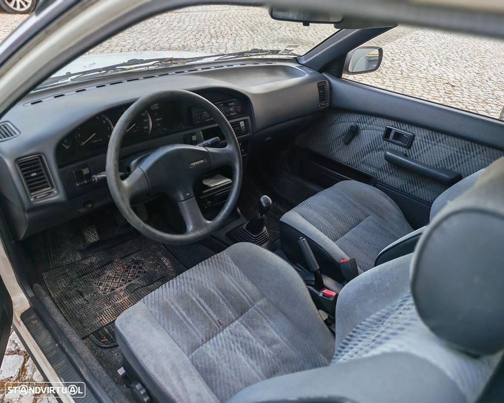 Toyota Corolla Liftback 1.3 - 5