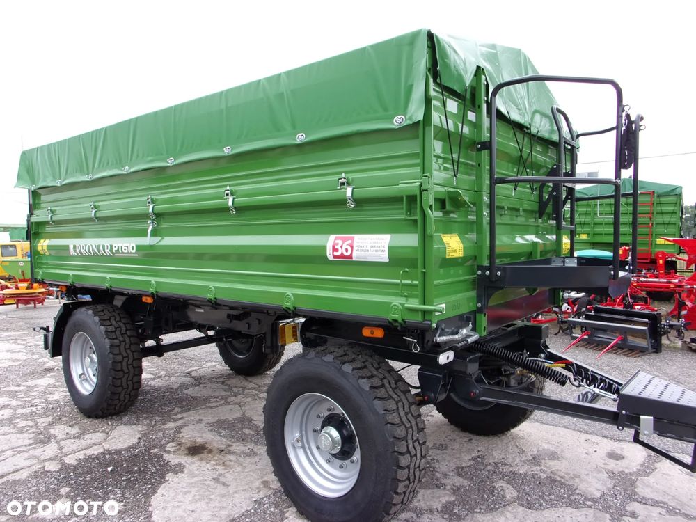 Pronar Przyczepa dwuosiowa paletowa Pronar PT-610 -10-ton, Przyczepa Pronar PT-653/2 - 6-ton z mechanizmem trójstronnego wywrotu, nadstawy, plandeka, balkon - 7