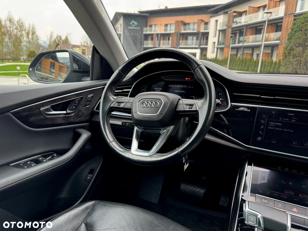 Audi Q8 55 TFSI quattro tiptronic - 4