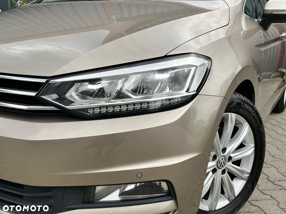 Volkswagen Touran - 14