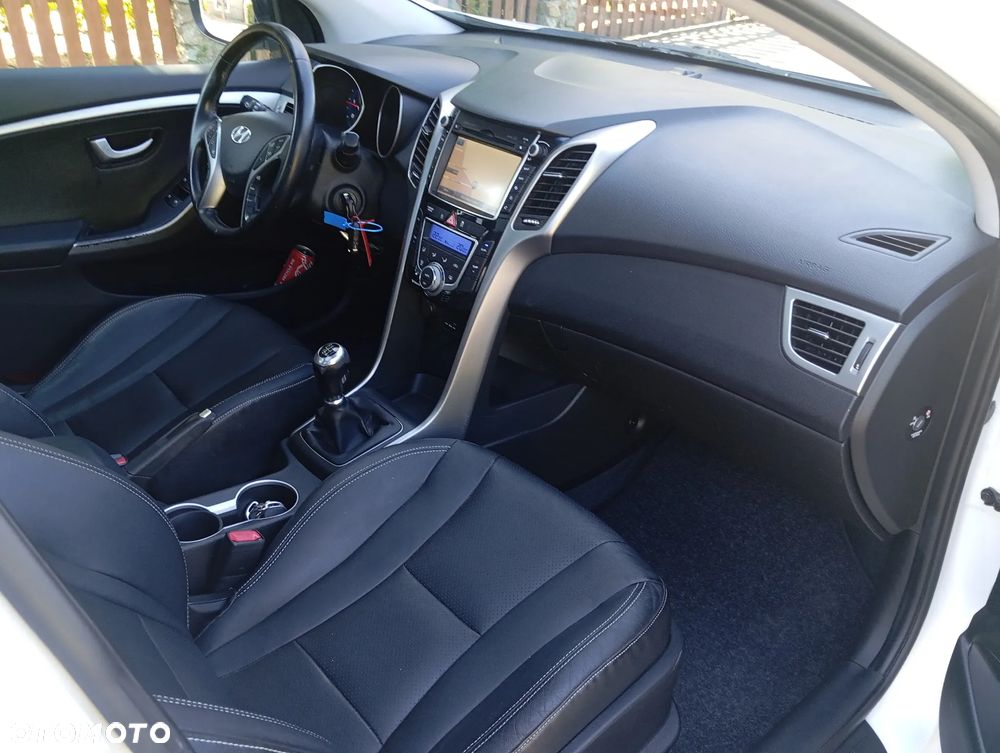 Hyundai i30 blue 1.6 CRDi YES Gold - 11