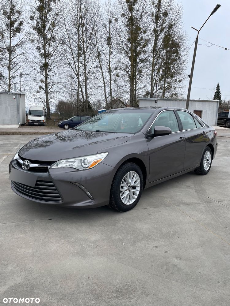 Toyota Camry - 1