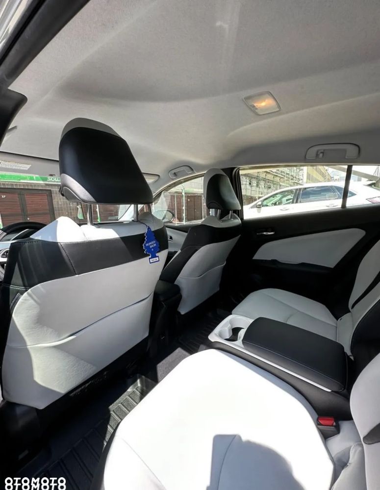 Toyota Prius Hybrid Comfort - 9
