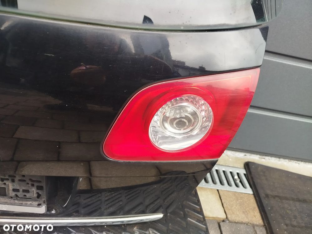 VW Passat B6 tylna klapa L041 - 3