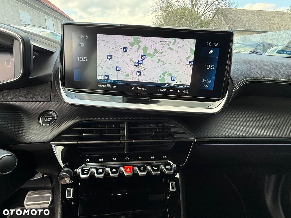 Peugeot 2008 PureTech 130 EAT8 GT Pack - 17