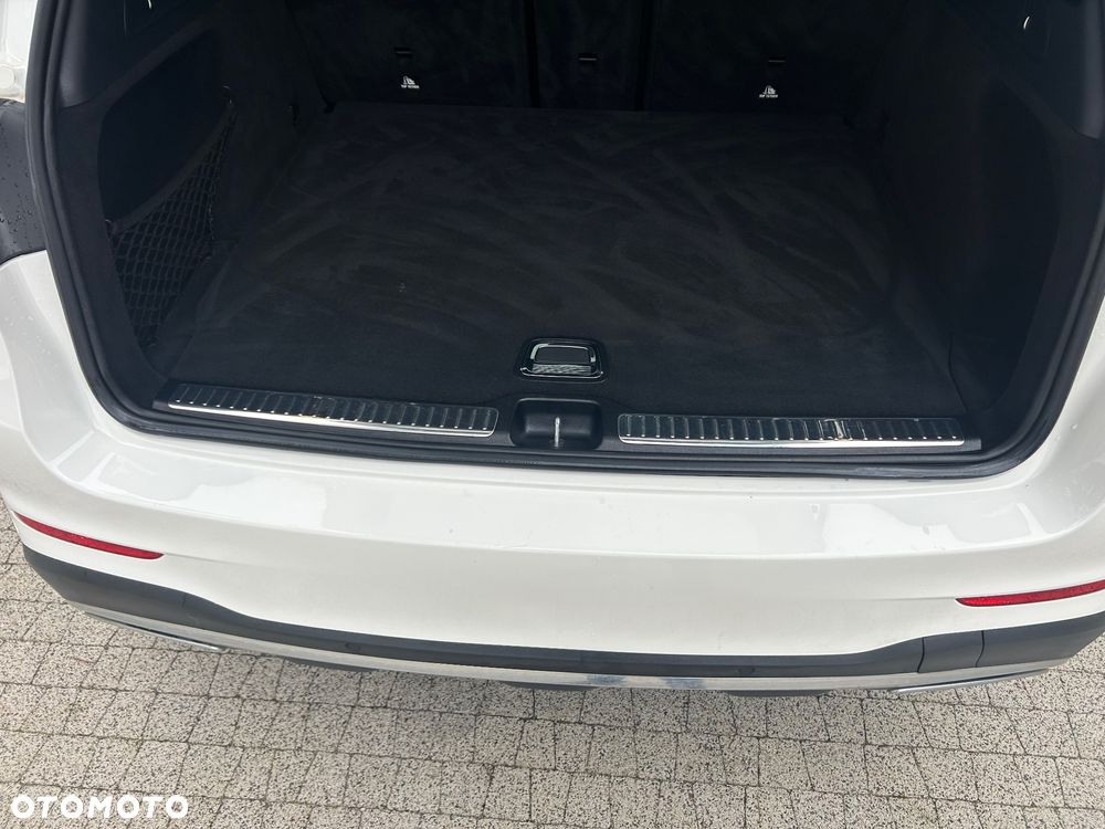 Mercedes-Benz GLC - 21