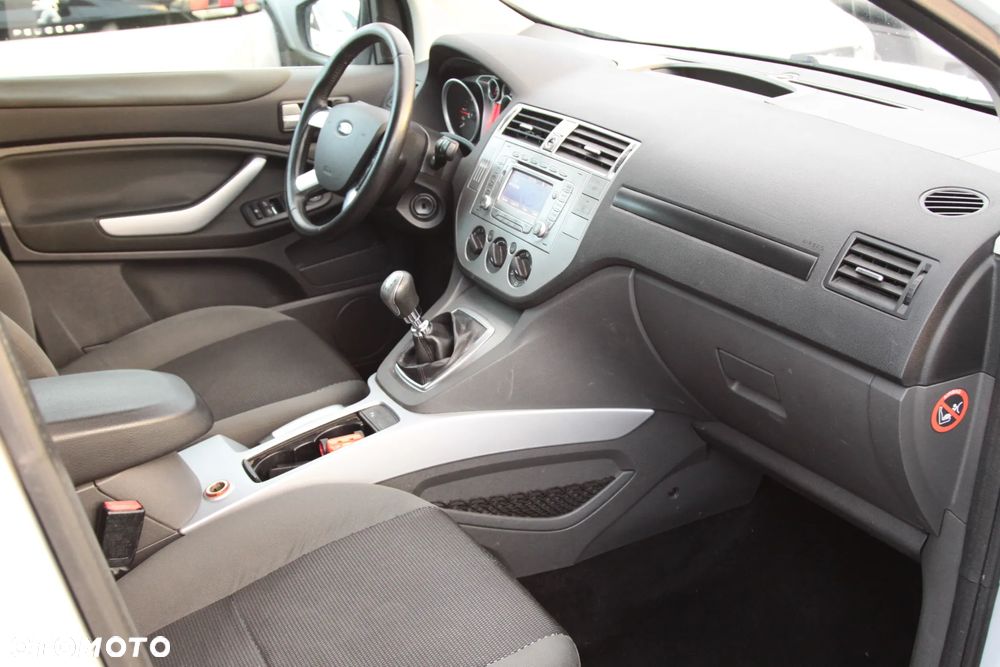 Ford Kuga 2.0 TDCi 4x4 Titanium - 14