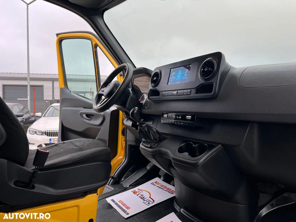 Mercedes-Benz Sprinter - 14