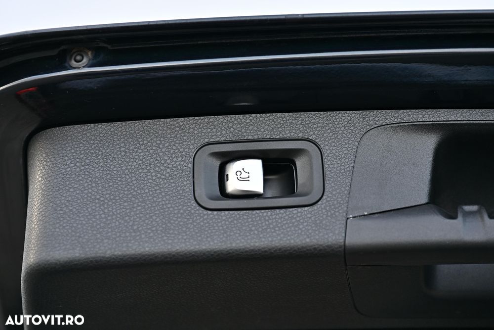 Mercedes-Benz E 220 d T-Modell 4MATIC Aut - 29