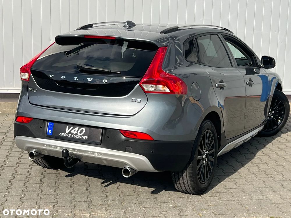 Volvo V40 Cross Country - 22