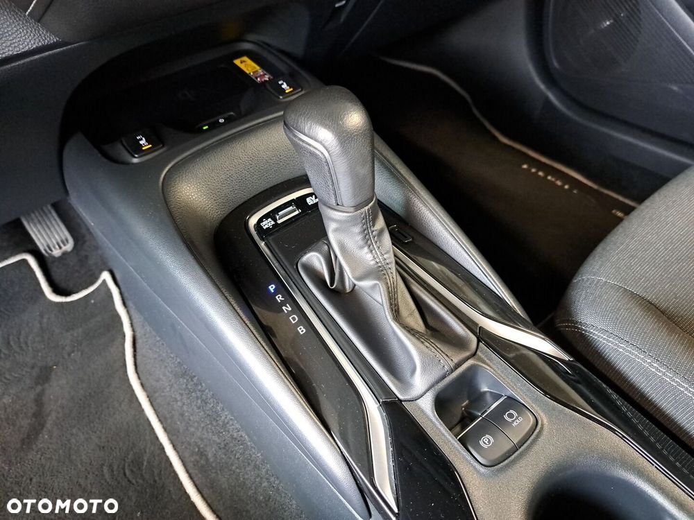Toyota Corolla 1.8 Hybrid Comfort - 29
