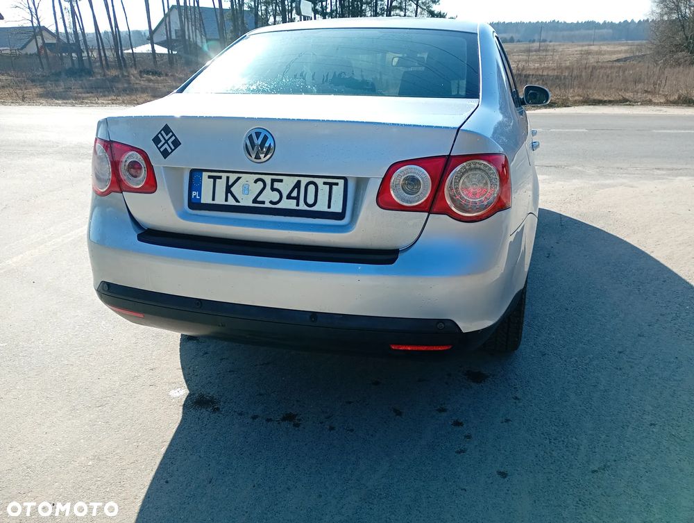 Volkswagen Jetta 1.9 TDI Comfortline - 5
