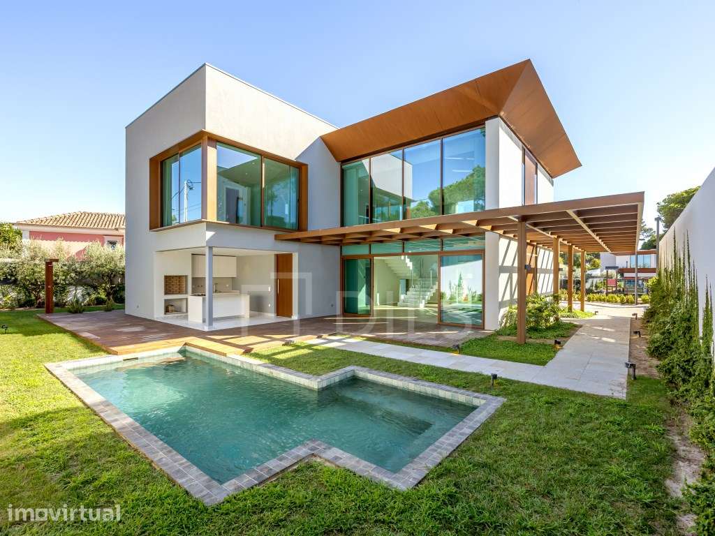 Moradia em condomínio fechado T4 com piscina e jardim, no Estoril, ... - Grande imagem: 2/28