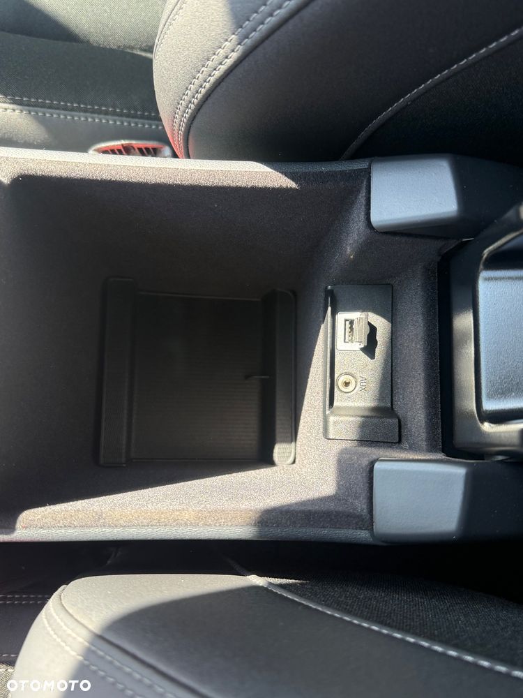 Volvo V60 D6 AWD Plug-in Hybrid Summum - 9