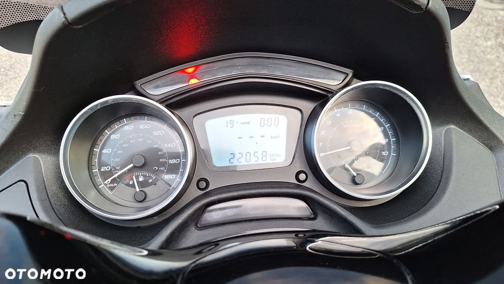 Piaggio MP-3 - 30