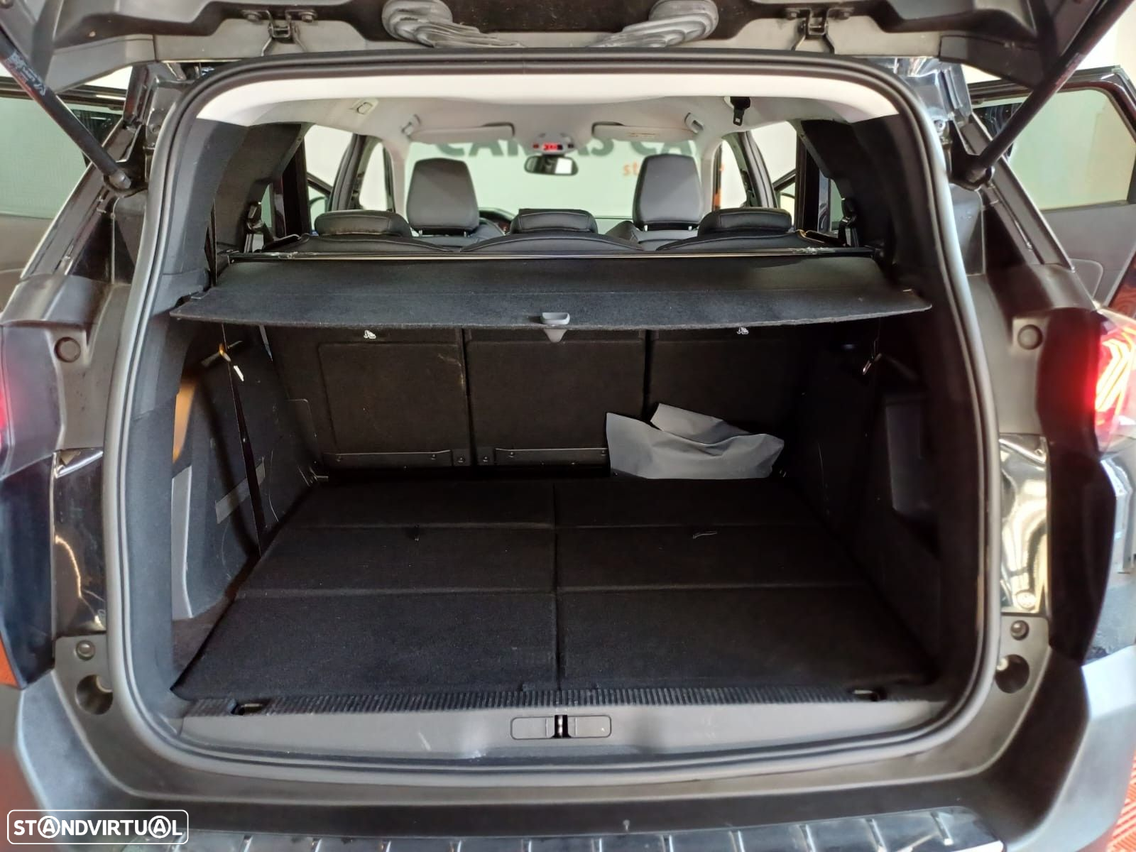 Peugeot 5008 1.5 BlueHDi Allure Pack EAT8 - 22