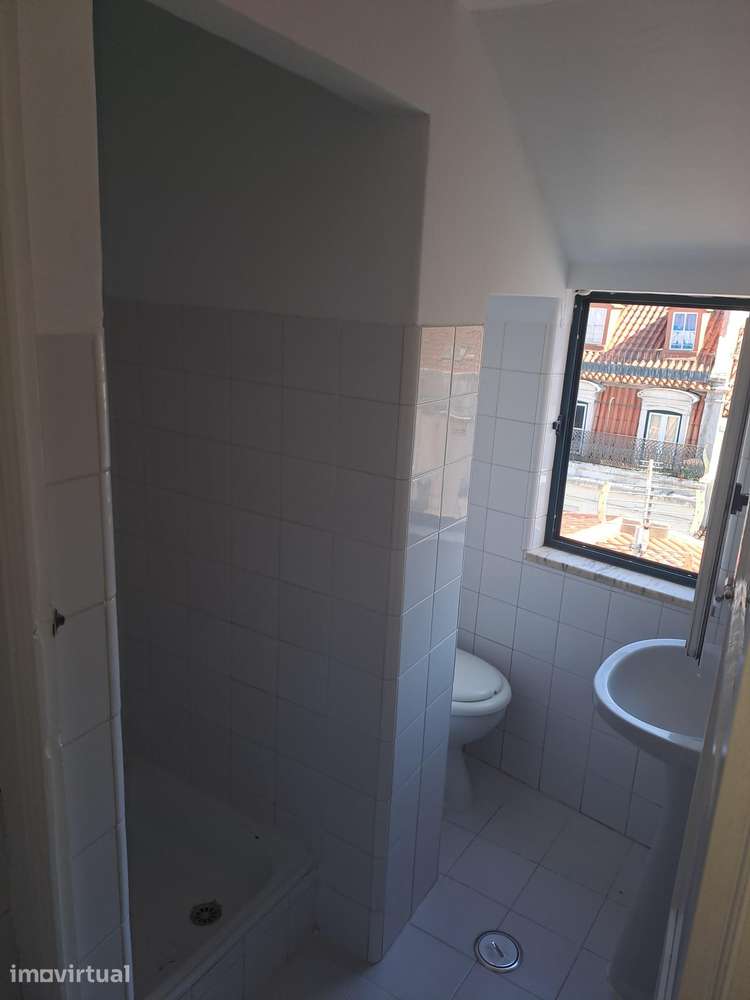 T2 em Lisboa - Pronto a habitar e com cozinha separada - Grande imagem: 5/10