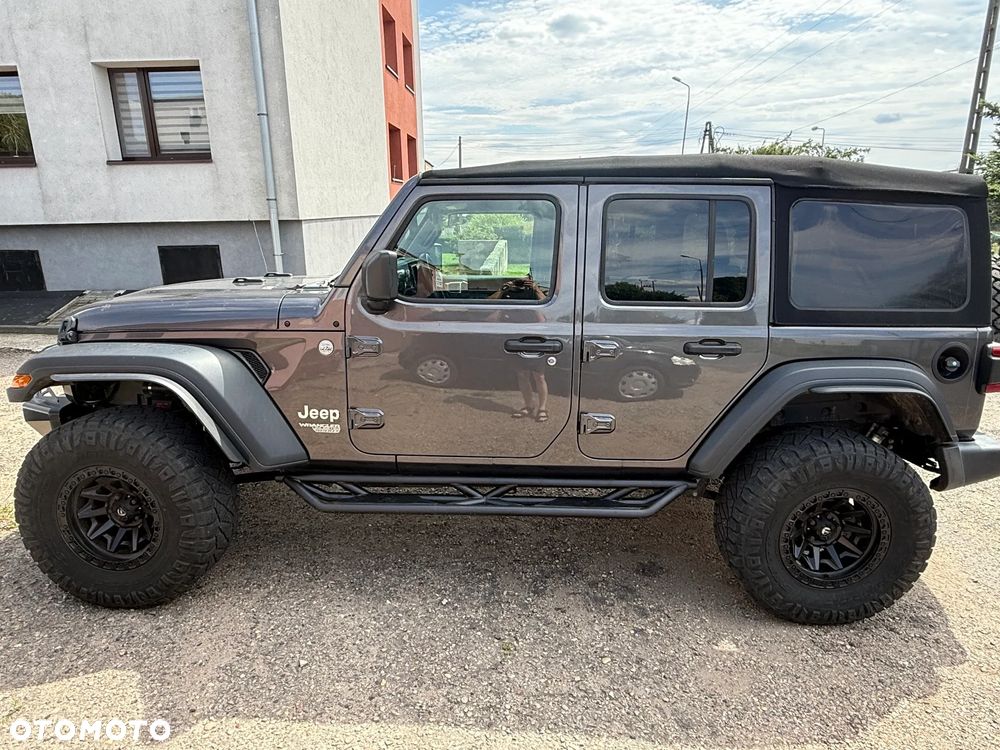 Jeep Wrangler - 4