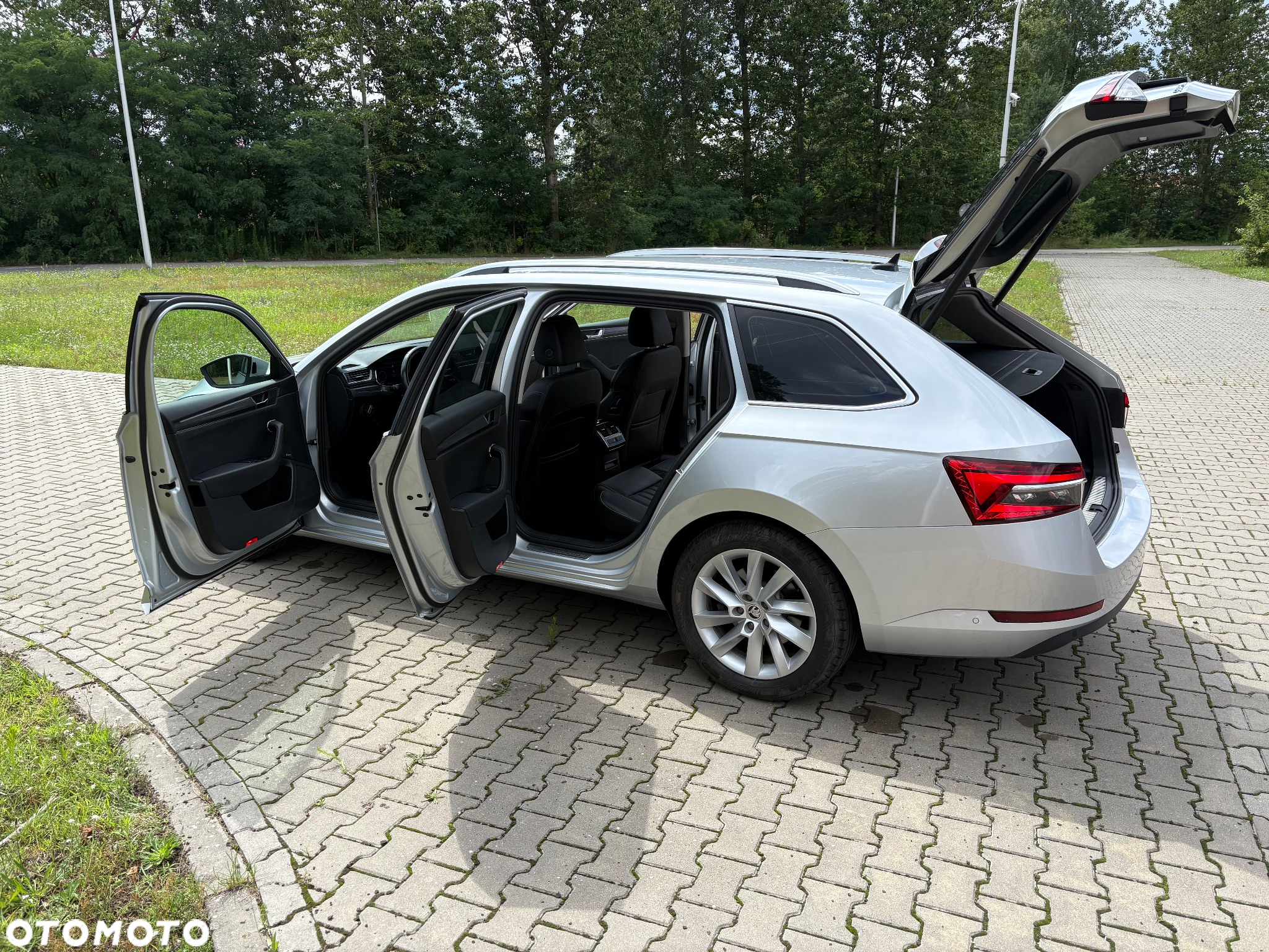 Skoda Superb 2.0 TDI DSG Style - 11