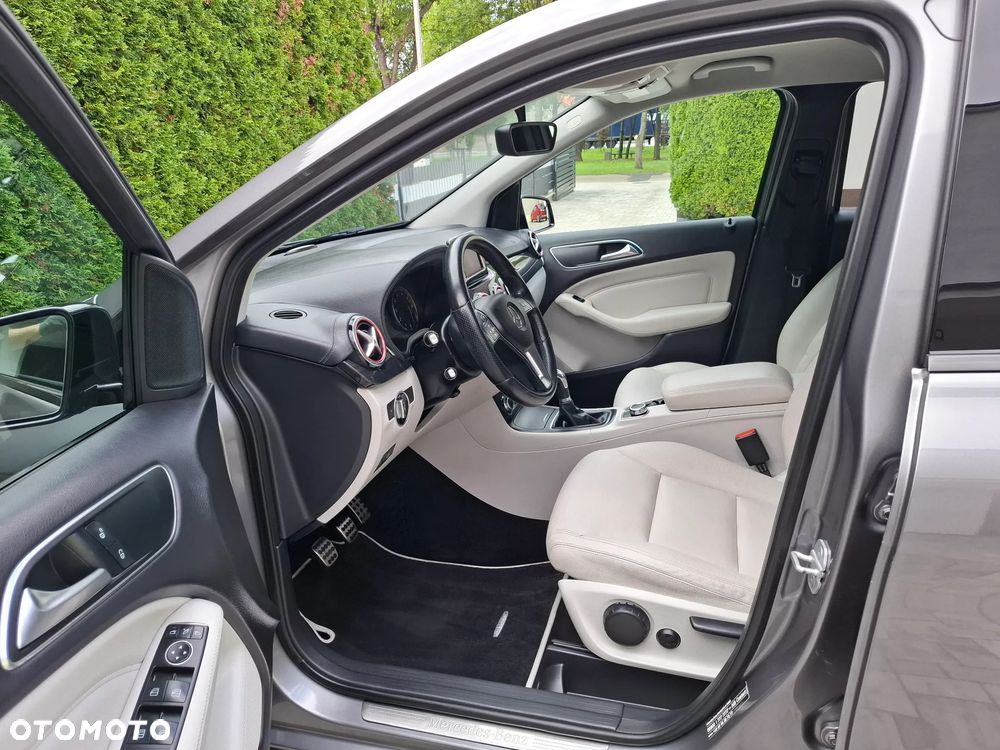 Mercedes-Benz Klasa B 200 (BlueEFFICIENCY) - 11