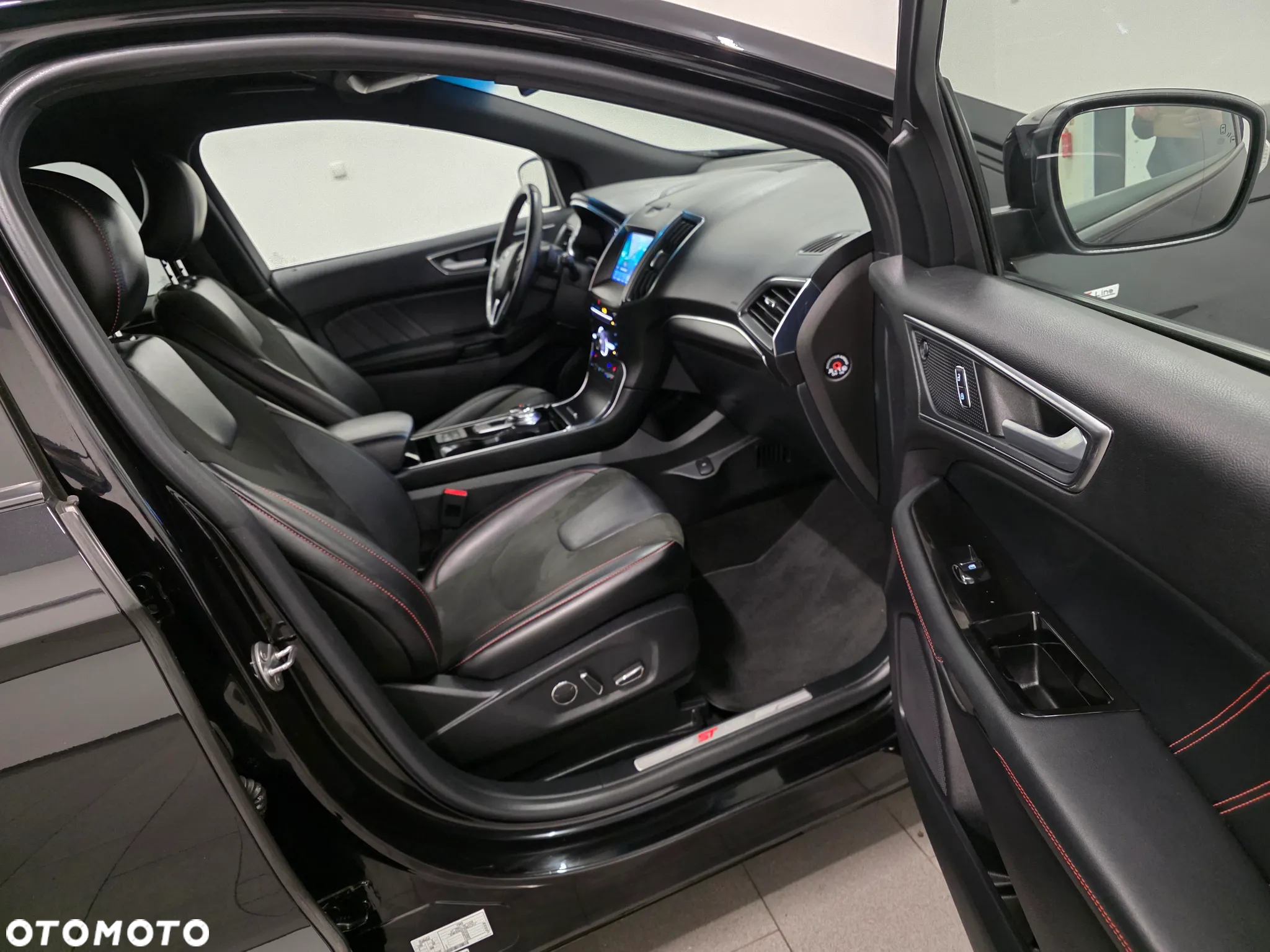 Ford Edge 2.0 EcoBlue Twin-Turbo 4WD ST-Line - 28