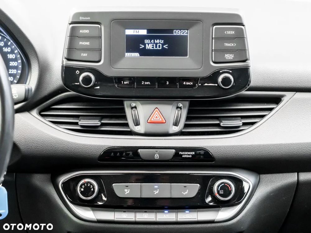 Hyundai i30 1.5 DPI Classic + - 18
