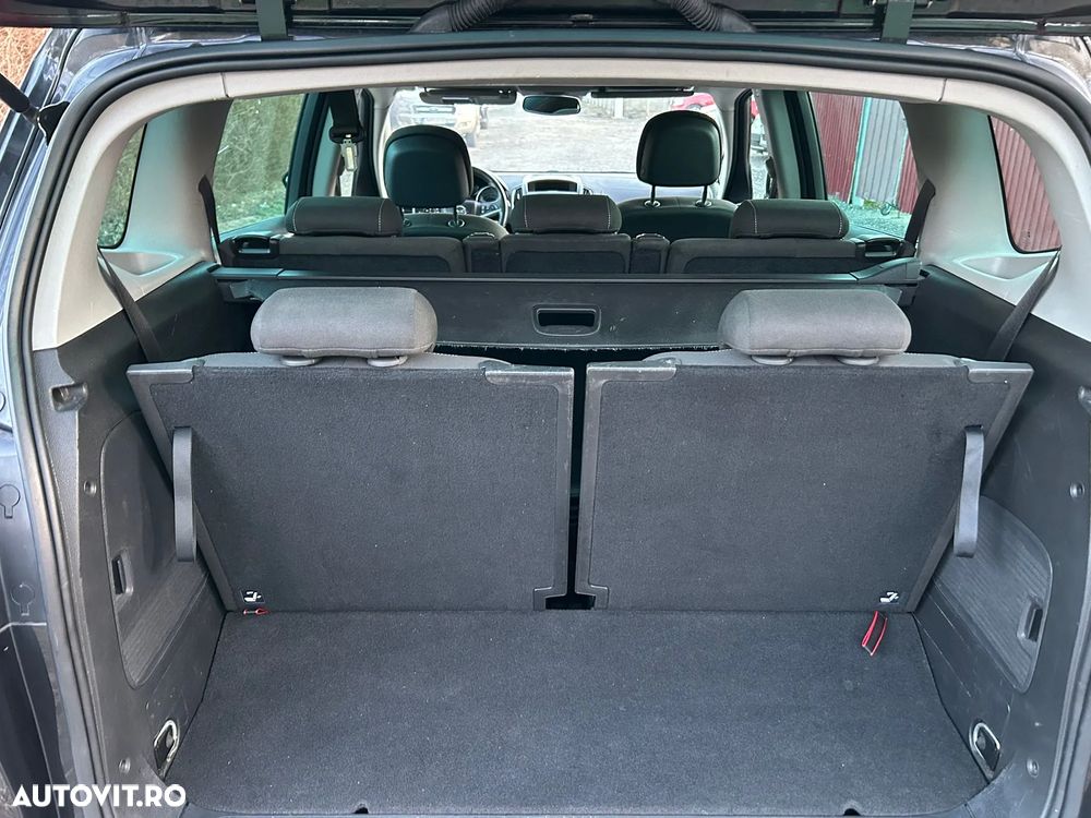 Opel Zafira - 9