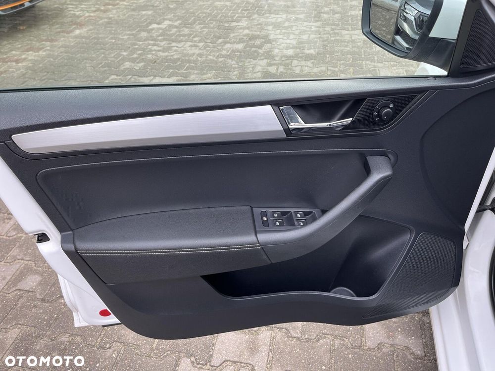 Skoda RAPID 1.0 TSI Ambition DSG - 16