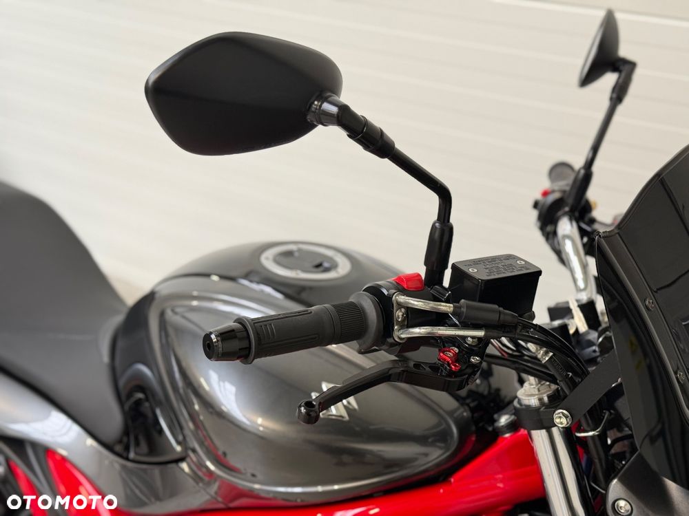Suzuki Gladius - 12