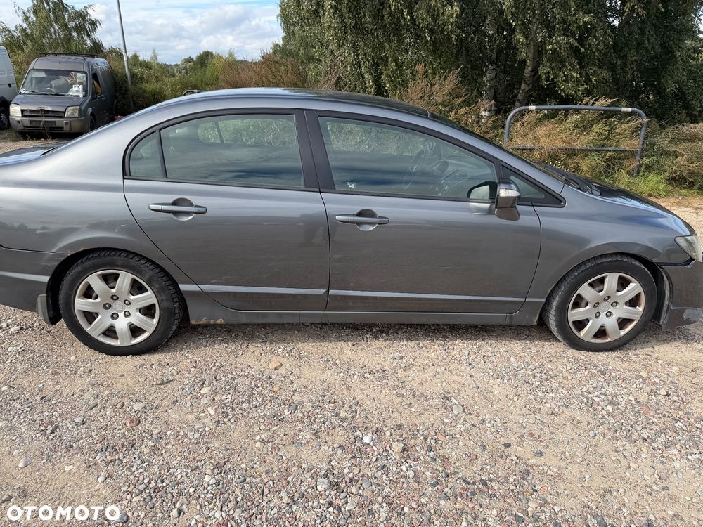 Honda Civic 1.8 Comfort - 3