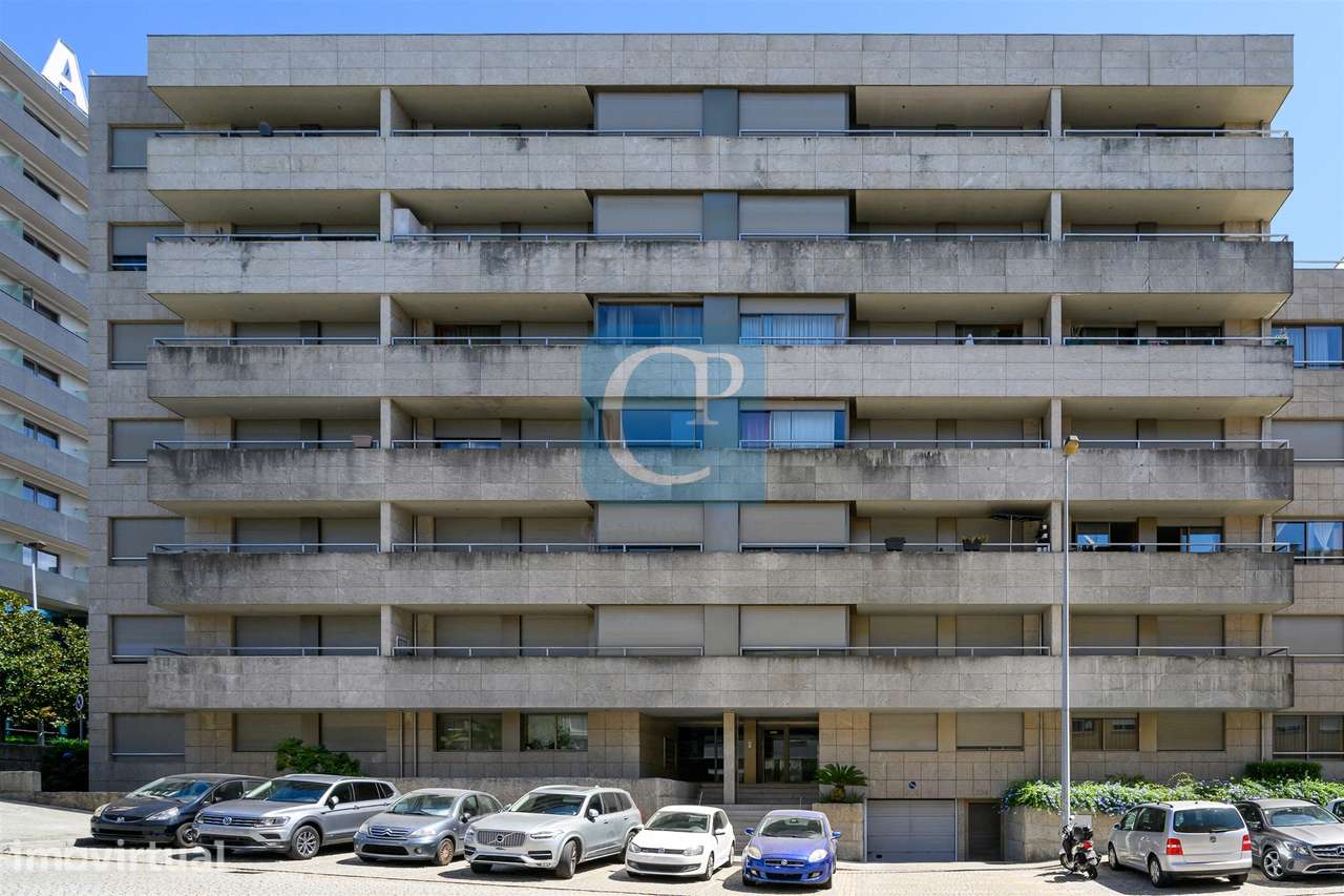 T2Kit com terraço junto ao Hotel Axis - S. Mamede Infesta, Matosinhos