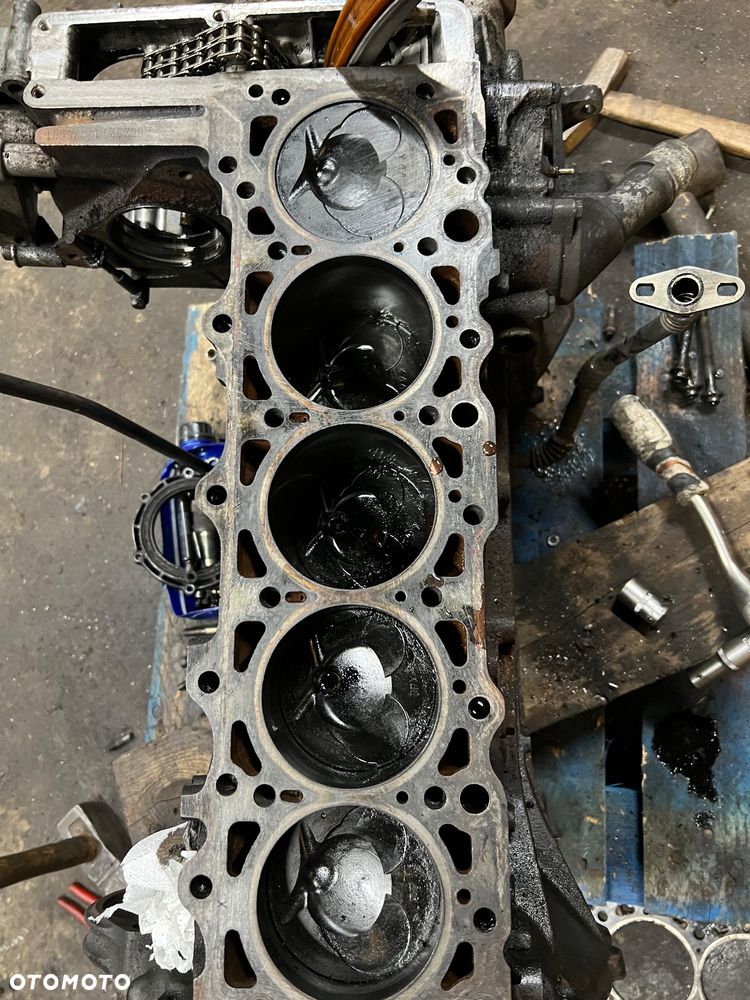 Dół Blok silnika  wał korbowy tłoki - 3