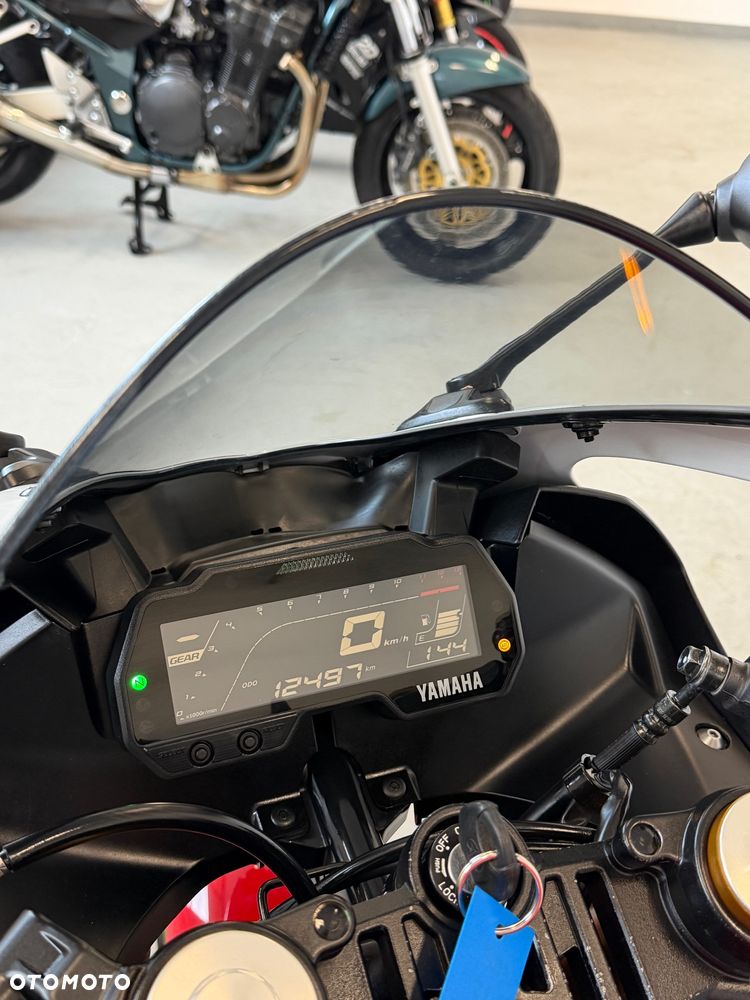 Yamaha YZF - 23