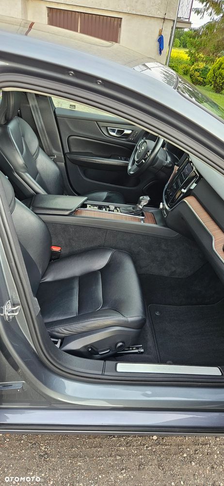 Volvo S60 T6 AWD Momentum Pro - 19