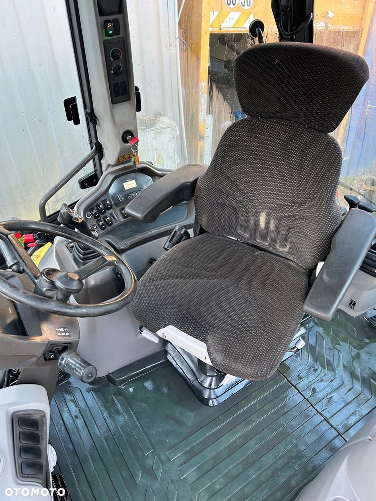 Volvo BL71B - 14