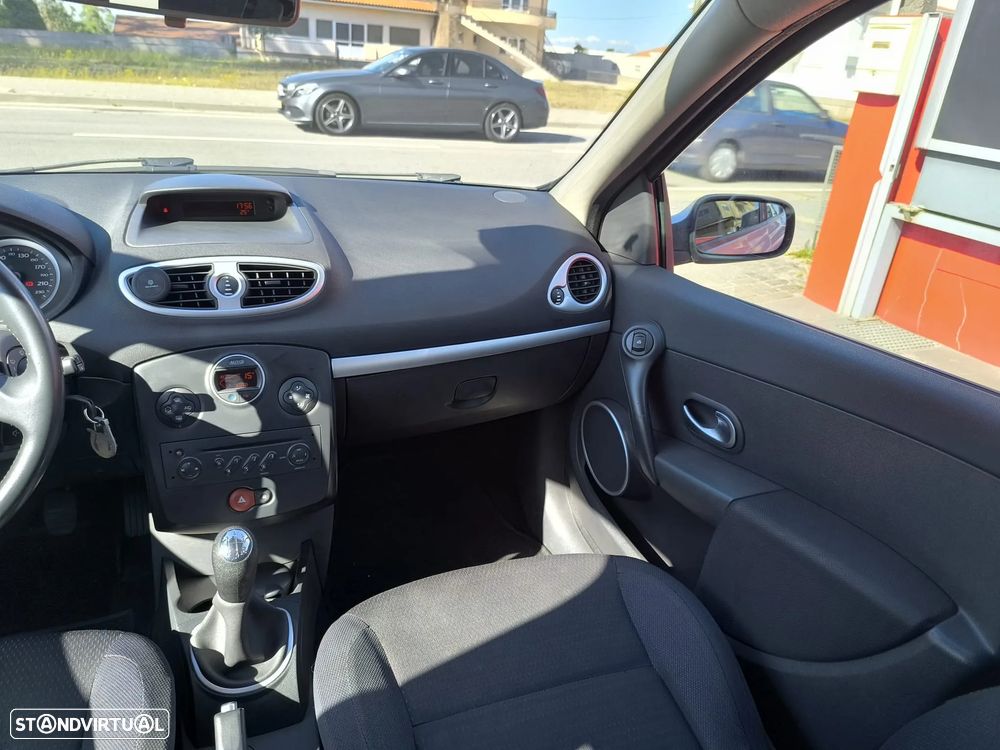 Renault Clio 1.5 dCi Dynamique Luxe - 29