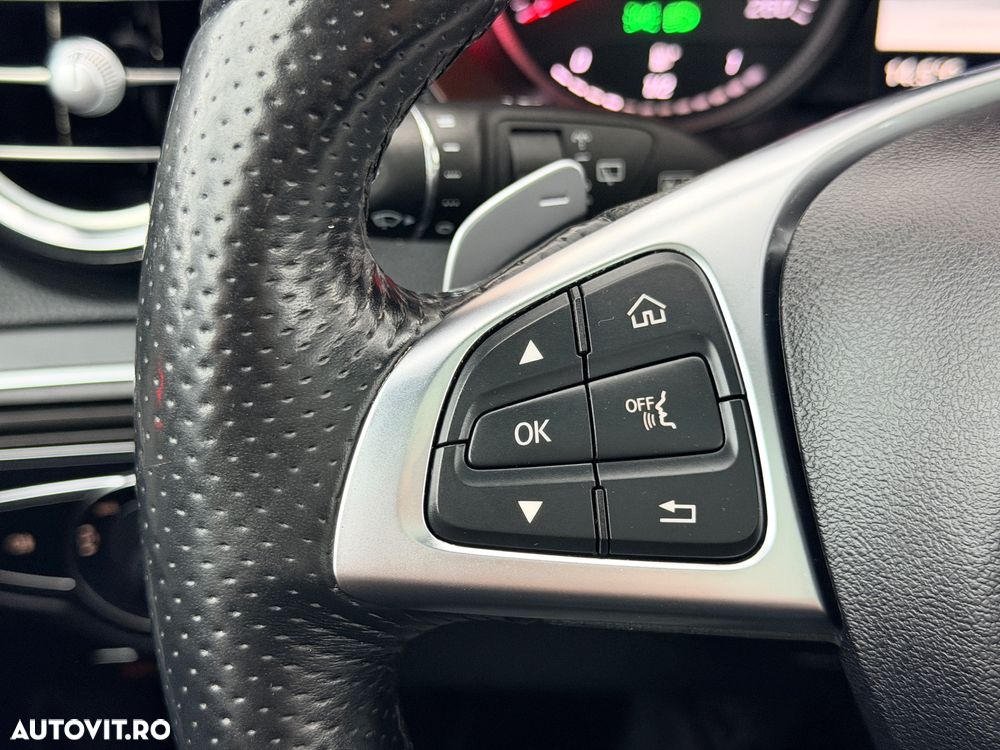 Mercedes-Benz GLC 250 4Matic 9G-TRONIC AMG Line - 24