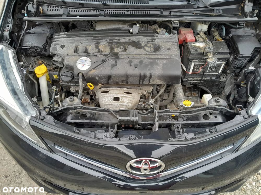 Toyota Yaris 1.33 VVT-i Lounge - 6