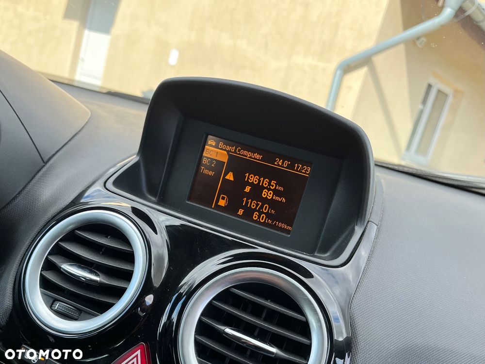Opel Corsa 1.4 16V Energy - 19